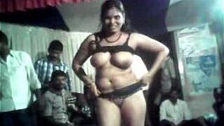 Telugu aunty sex dance in road porn video